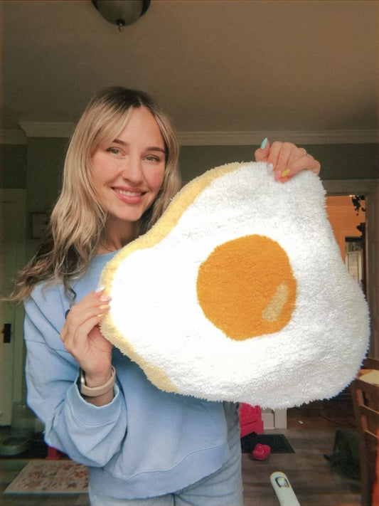 Tufted Wall Art (Fried Egg)